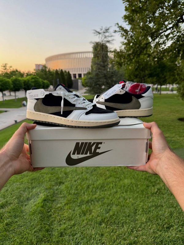 Nike Air Jordan Travis Scott