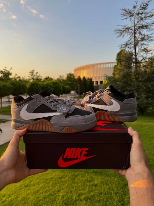 Nike Air Jordan Travis Scott