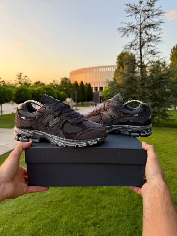 New Balance 2002R