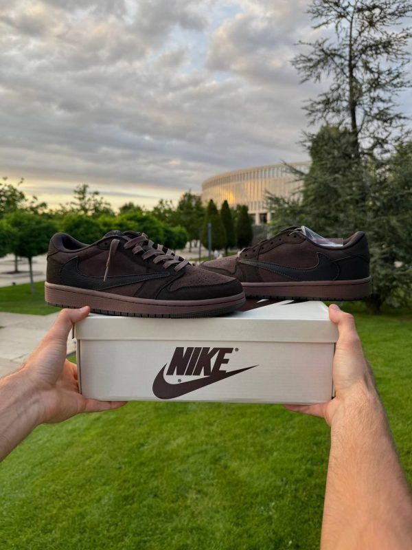Nike Air Jordan Travis Scott